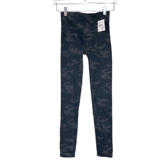Spanx Leggings Womens‎ Small Look at Me Now Seamless Grey Black Camo Camouflage - Picture 2 of 8